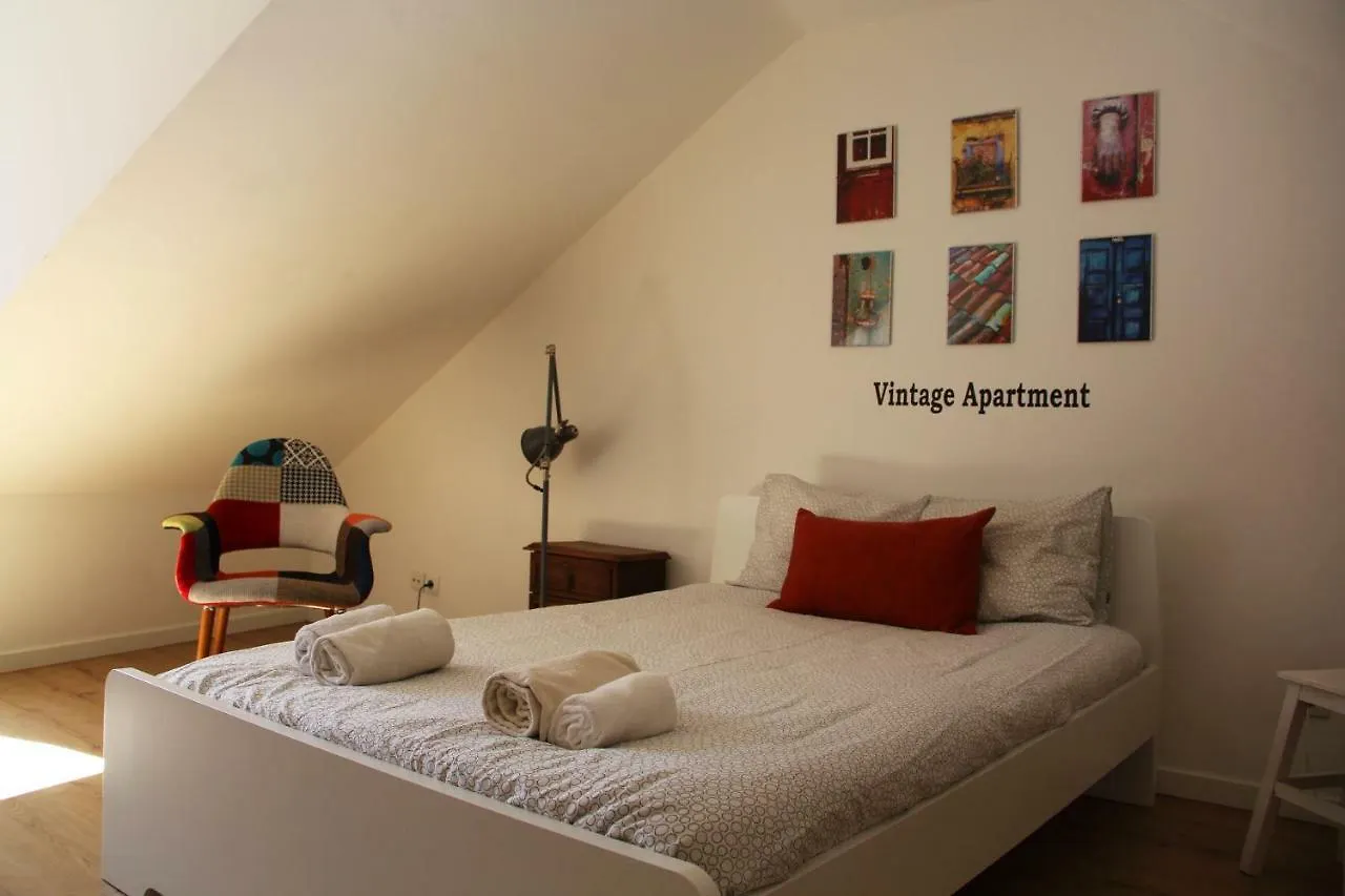 Tiles Square Apartments - Desterro Flats
