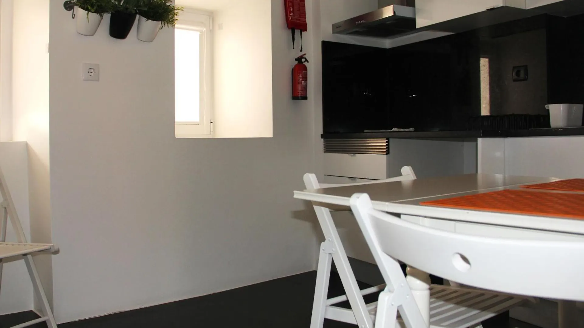 Tiles Square Apartments - Desterro Flats